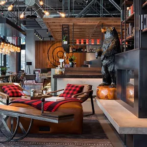 Hotel Moxy Downtown