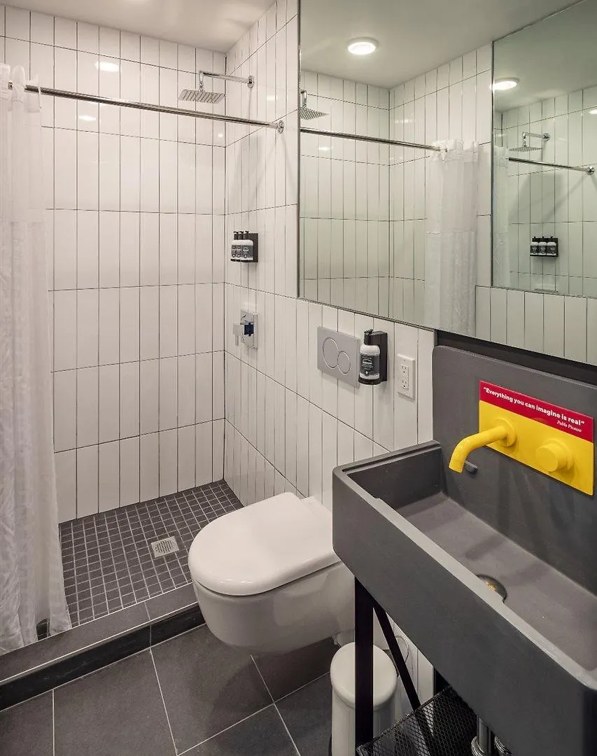 Artel Hotel New York 3*,
